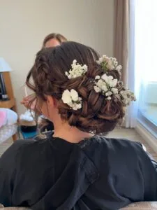 L'Atelier signature - hairstylist, coiffeuse à Domicile au Pays basque - chignon incontournable