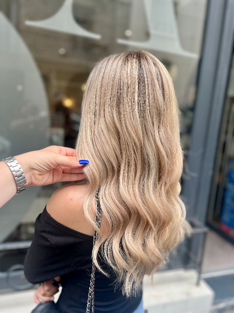 L'Atelier signature - hairstylist, coiffeuse à Domicile au Pays basque - blond signature